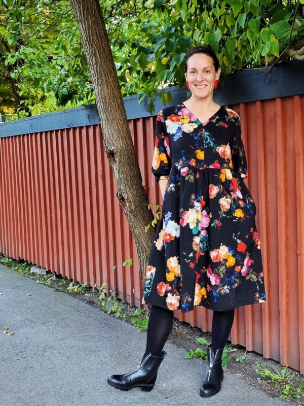 Black Cocoon Pocket dress, Ankle Boots and Printed Tights - What